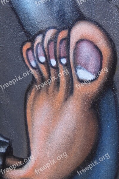 Toes Grafitti Street Art Berlin Germany