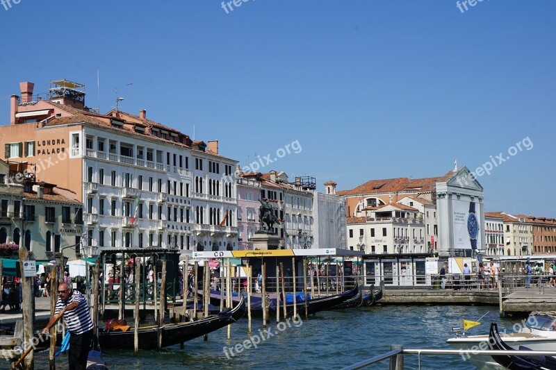 Venice Canal Water Gondolier Travel