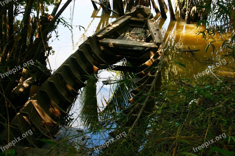 Sunken Boat Jungle Abandoned Boat Coast