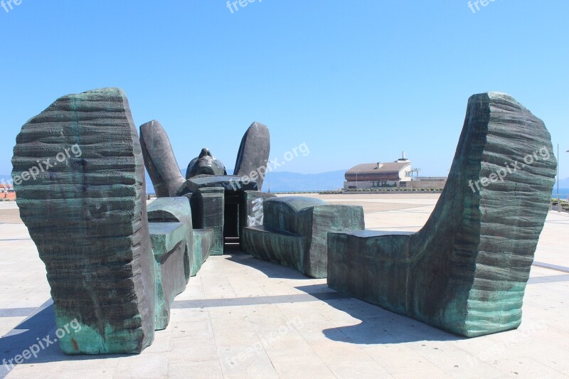 Atlas Dreaming Giant Man Lying On The Ground Statue Port