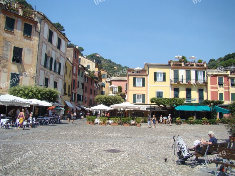 Portofino Plaza In Summer Market Square