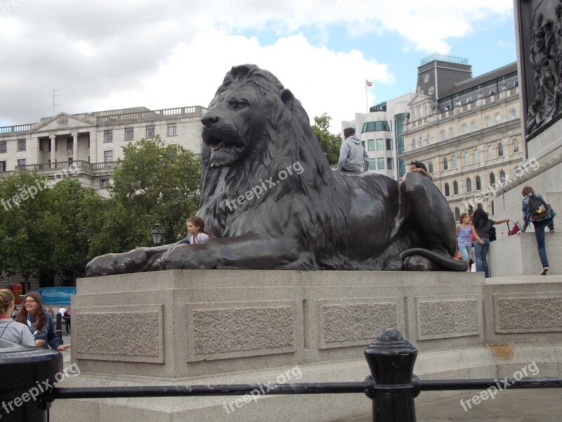 London Trafalgar Square Statue Lion Tourists