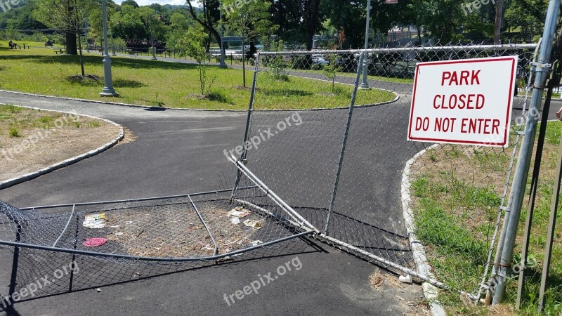 Park Closed Sign Gate Defiant