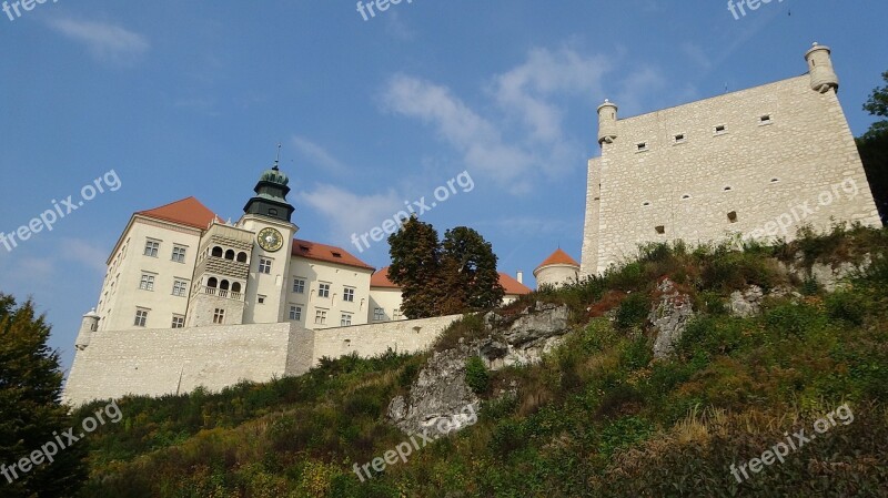 Pieskowa Skała Castle Poland Castle Monument Building