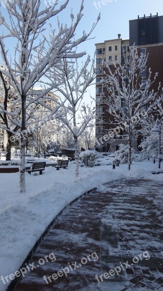 Community Snow Lane Parking Footpath