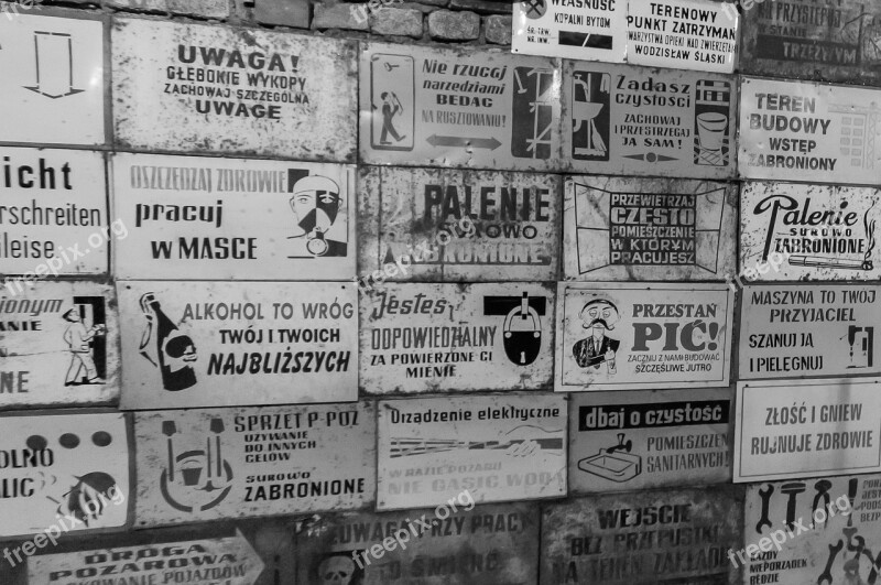 Poland Gold Slope Wall An Array Of Plates