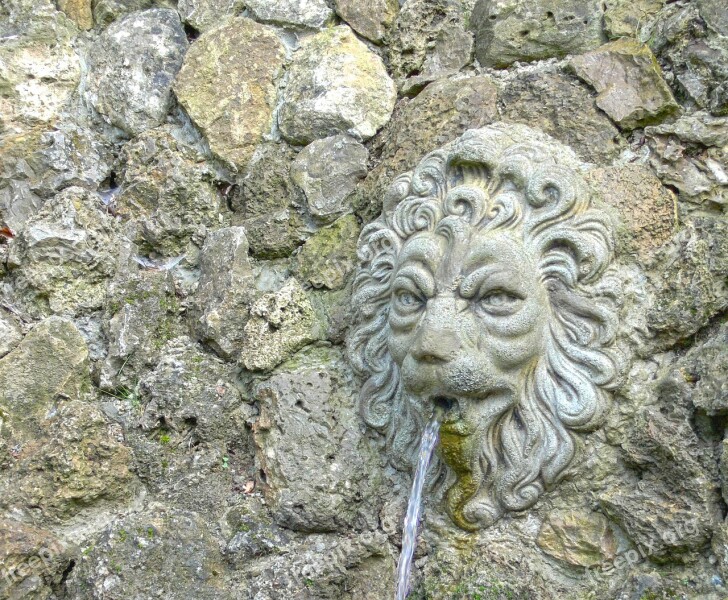 Lion Head Fountain Source Rock Stone