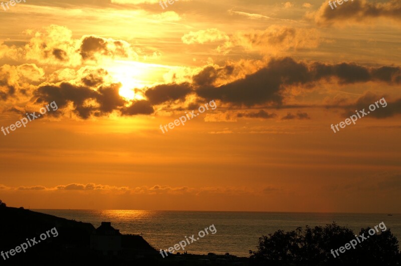 Sunset Seascape Reflections On The Water Horizon Dark Clouds