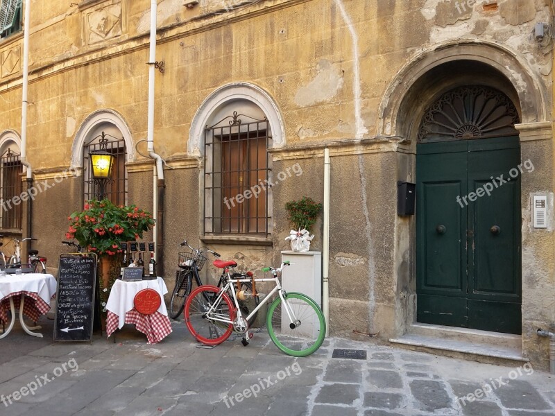 Pisa Italy Holiday Coffee Restaurant