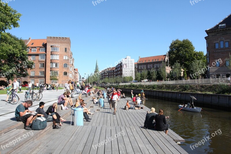 århus Creek City Life River Side Lunch Break