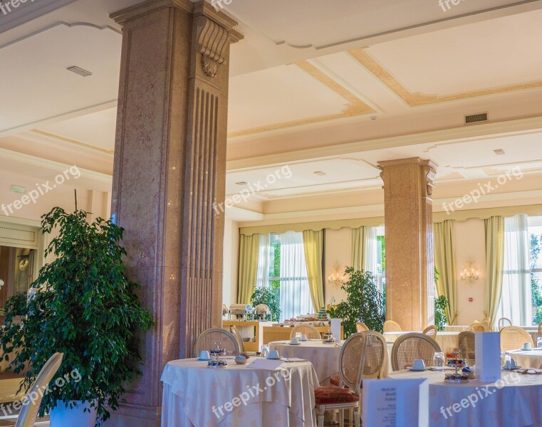 Villa Cortine Palace Breakfast Room Restaurant Chandelier Luxury