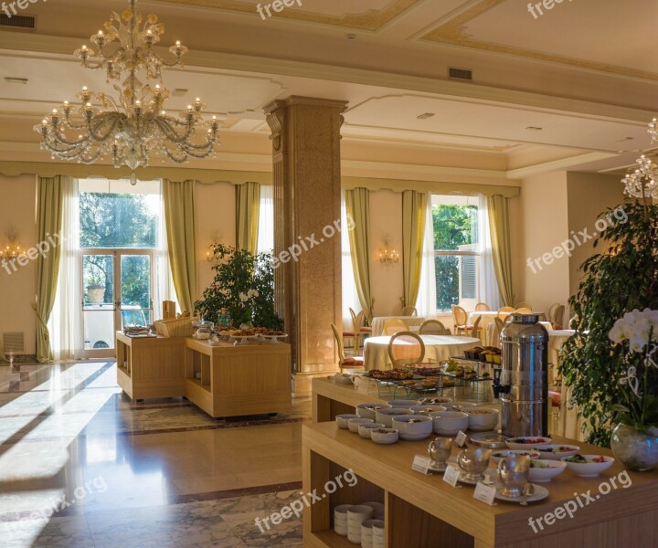 Villa Cortine Palace Breakfast Room Restaurant Chandelier Luxury