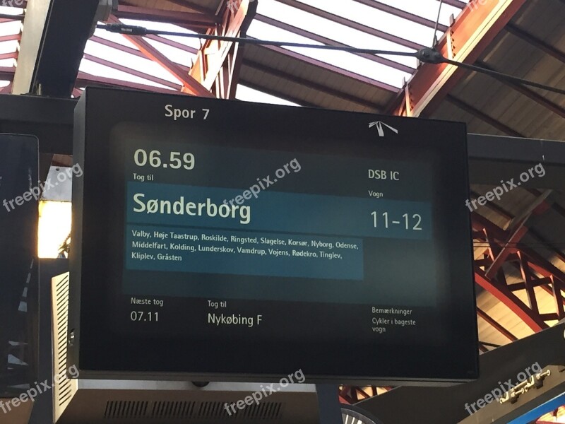 Train Station Travelers Travel Platform