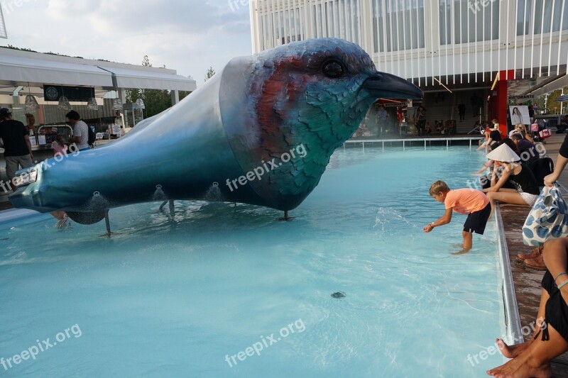 Bird Recovery Expo Big Bird Fountain