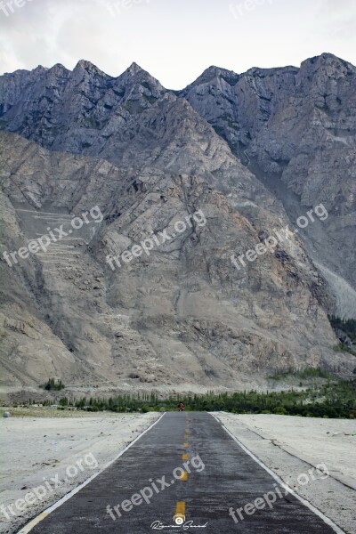 Shiger Road Skardu Mountains Range