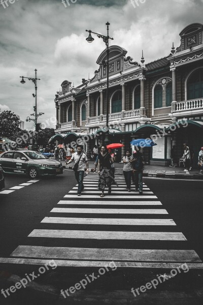 Town Road Near City Center Traffic Building