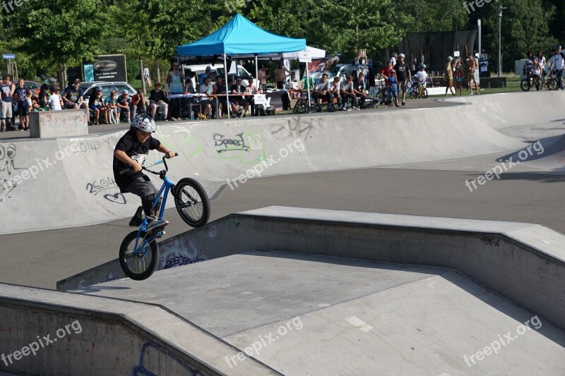 Bmx Bike Drive Jump Fun