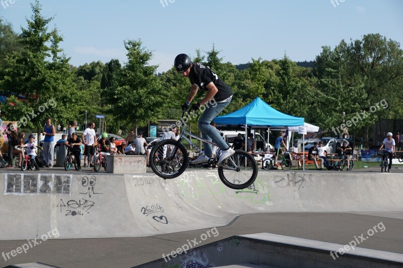 Bmx Bike Drive Jump Fun