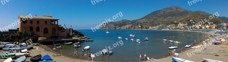 Beach Sea Boats Umbrellas Levanto