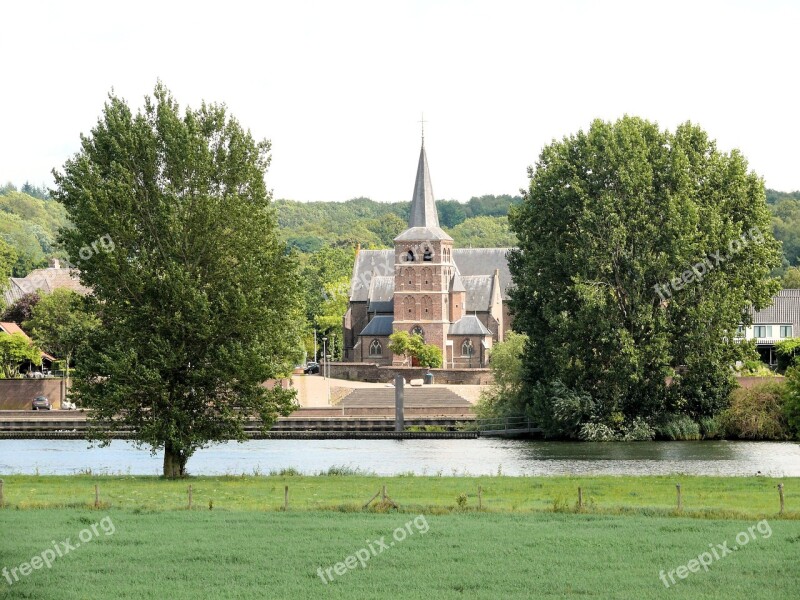 Batenburg Place River Church Water