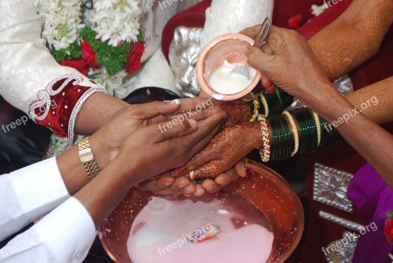 Henna India Wedding Marriage Customs