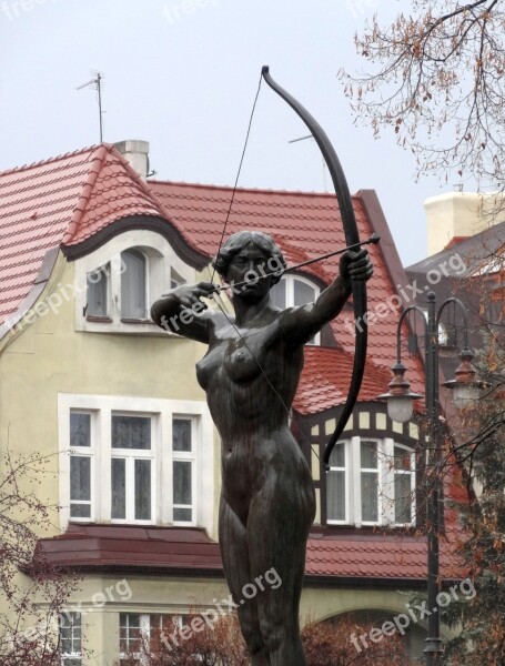 Luczniczka Bydgoszcz Statue Sculpture Figure