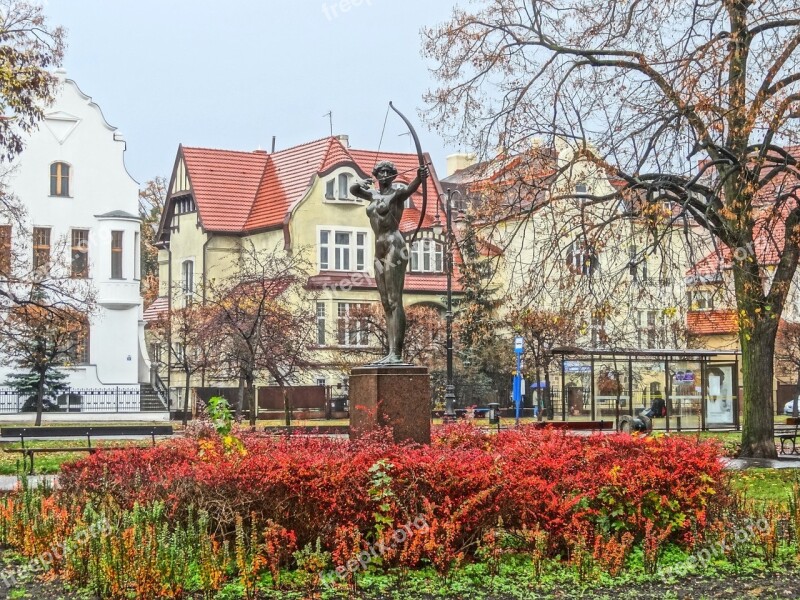 Luczniczka Bydgoszcz Statue Sculpture Figure