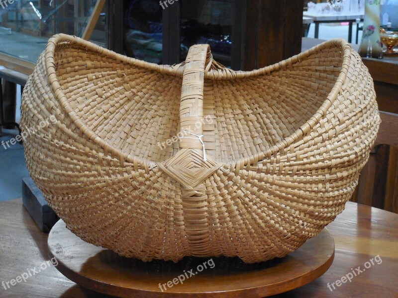 Wicker Basket Natural Design Table