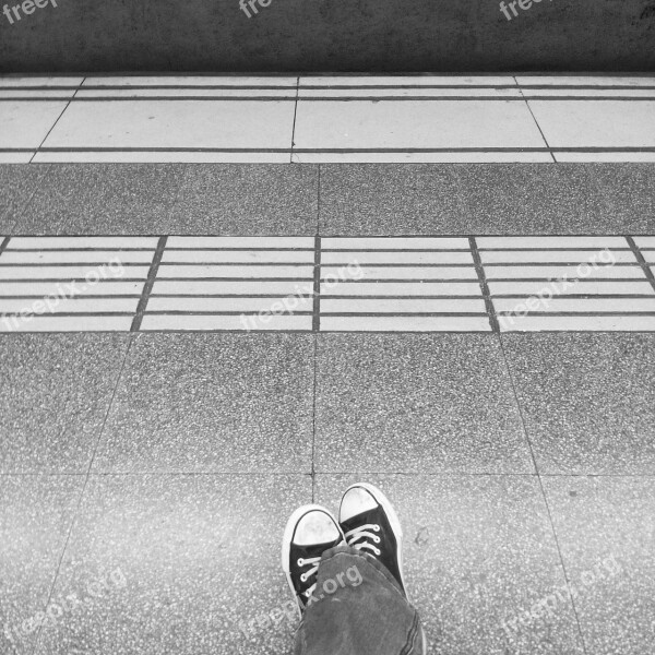 Metro Station Wait Hold On Metro Station