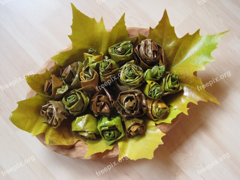 Herbstdeko Leaves Rolled Roses Autumn