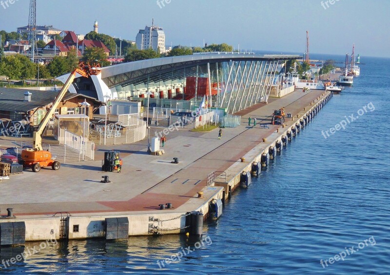 Warnemünde Port Kreuzfahrerkai Aida Tourism