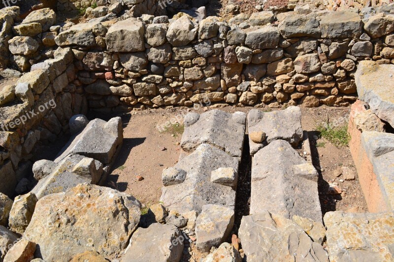 Ancient Ruins Graves Tomb Ruins Of Empúries Empãºries