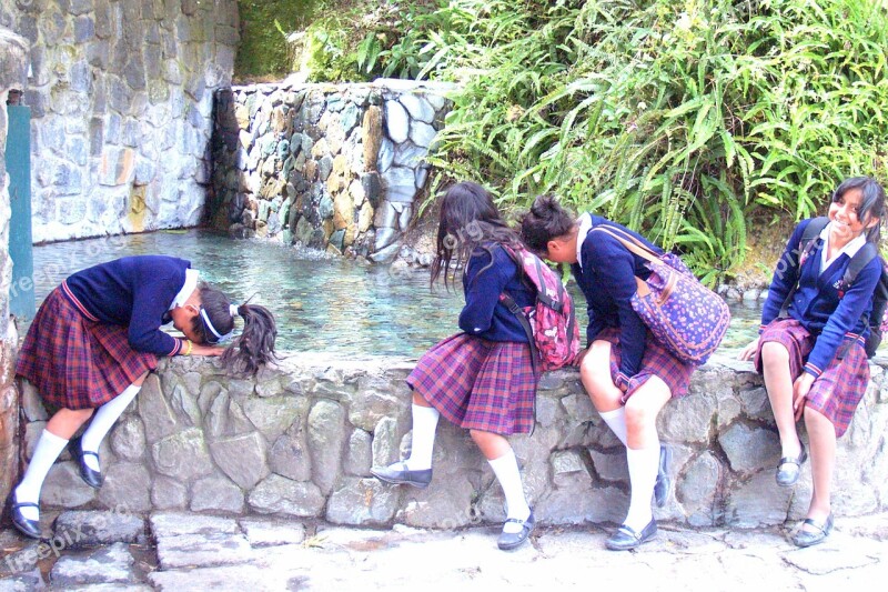 Banos School Girls Waterfall Fountain Hair