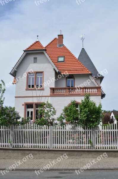 Auerbach House Front Facade Building