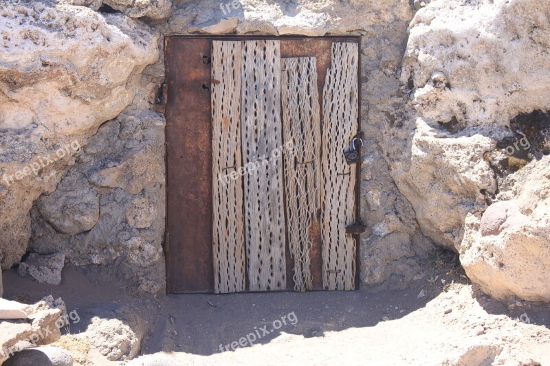 Door Cemetery Tomb Housing Fear