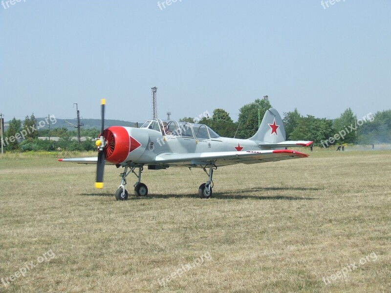 Aircraft Airport Yak-52 Trainer Aircraft Fighter Plane