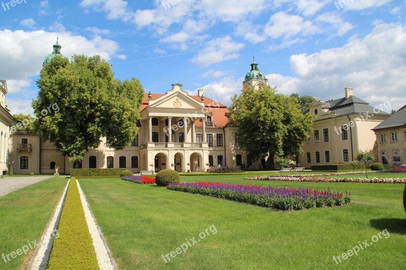 The Palace Flowers Garden Tourism Tree