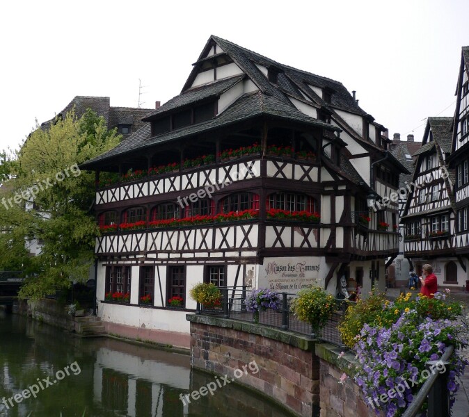 Truss Strasbourg France Channel Mirroring