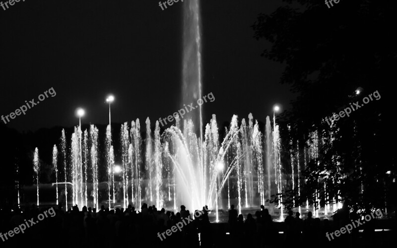 Warsaw Fountain Water Light People