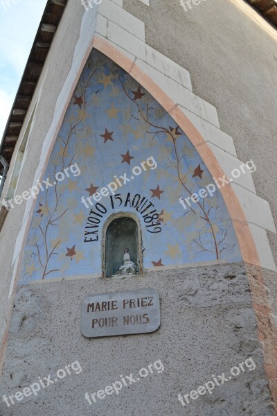 Statue Of Prayer Mary Niche Angle Of A House Blois