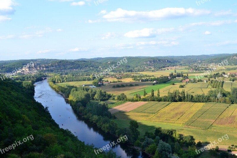 River Dordogne The Valley Of The Dordogne Shore Fields