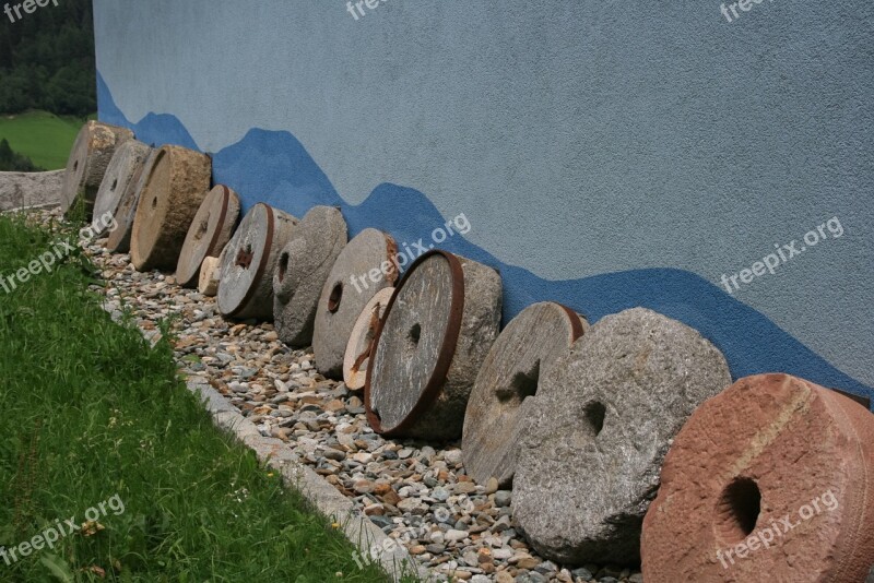 Mill Stones Stones Discarded Old Weathered