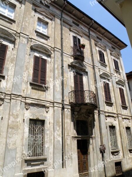 Arona Palazzo Usellini House Facade Balcony