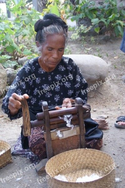 Asia Indonesia Woman Spiders Cotton