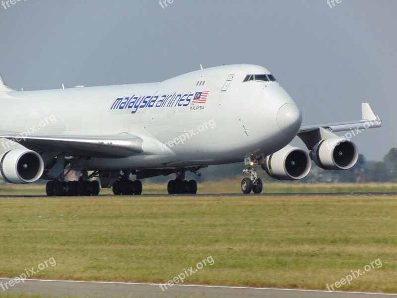 Plane Boeing747 Malaysia Airlines Take Off Overflow