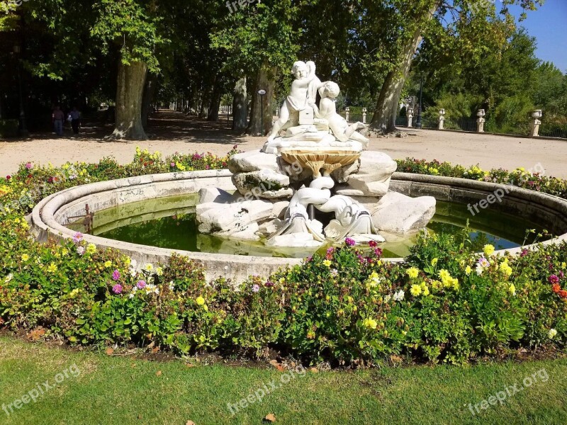 Royal Palace Gardens Park Fuente Boticaria Fountain