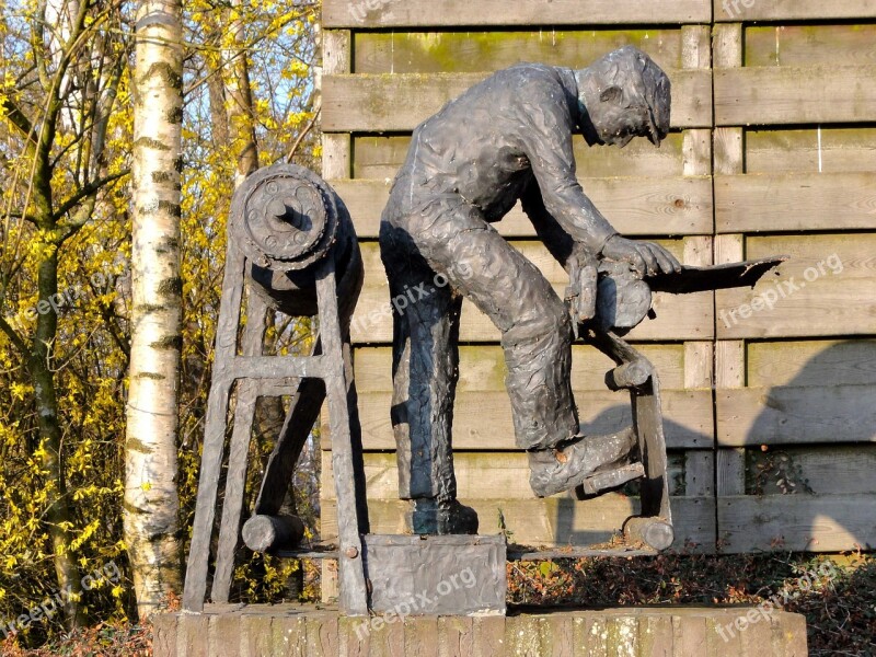 Matt Factory Worker Sculpture Genemuiden