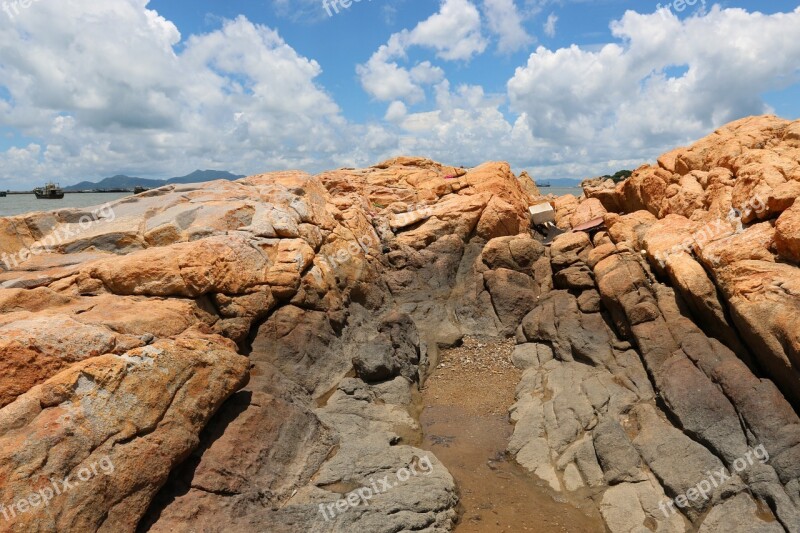 Blue Sky White Cloud Sunny Days Stone Beach