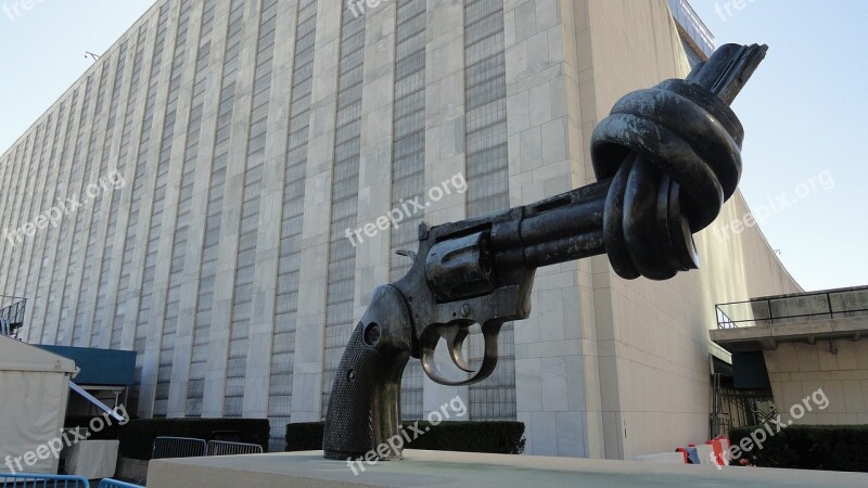 The Knotted Gun Sculpture Non-violence New York City United Nations