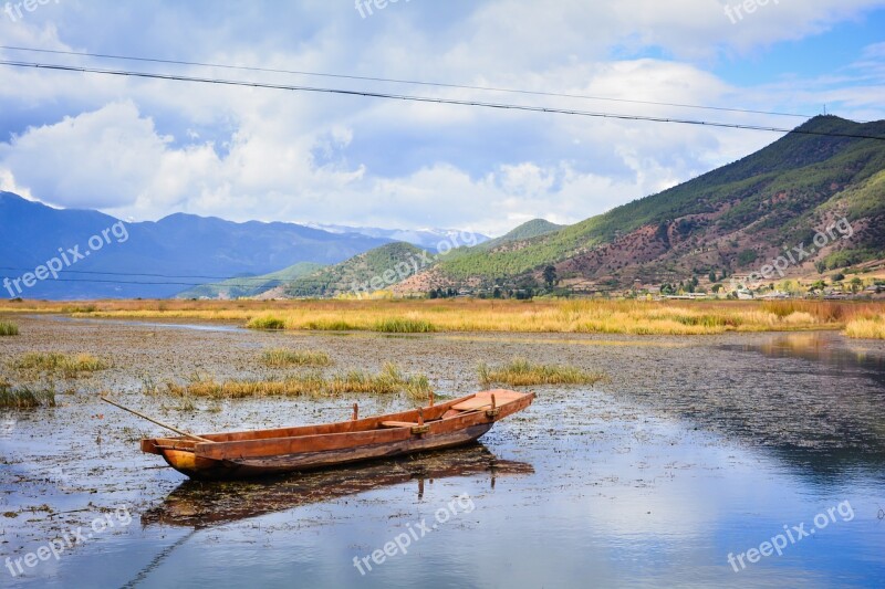 Blue Sky White Cloud Mountain The Scenery In Yunnan Province